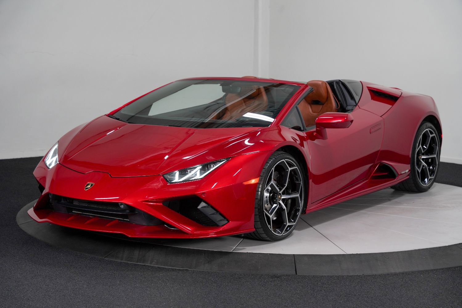 Used 2021 Lamborghini Huracan EVO image 5