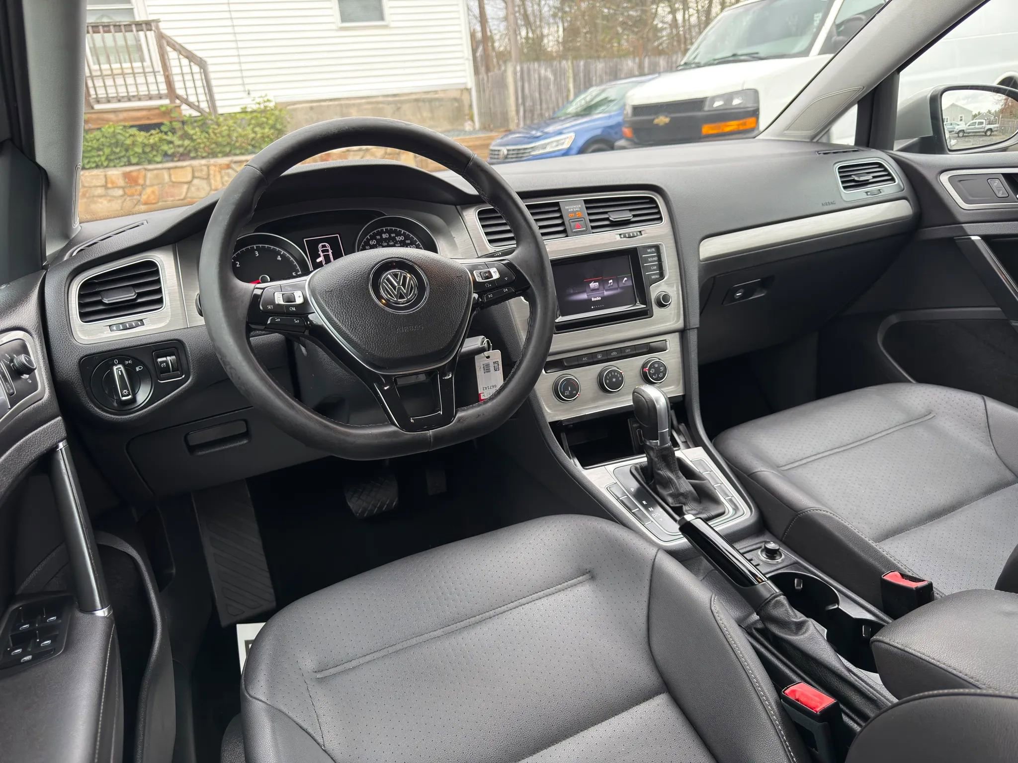 Used 2015 Volkswagen Golf TDI S FWD image 28