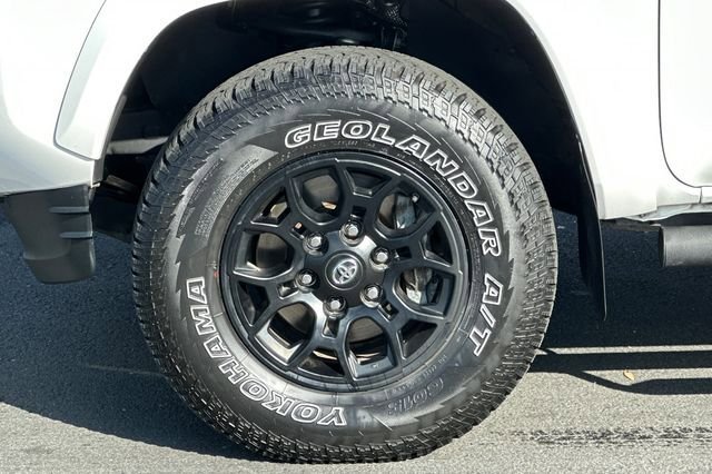 Certified 2019 Toyota Tacoma SR5 image 27