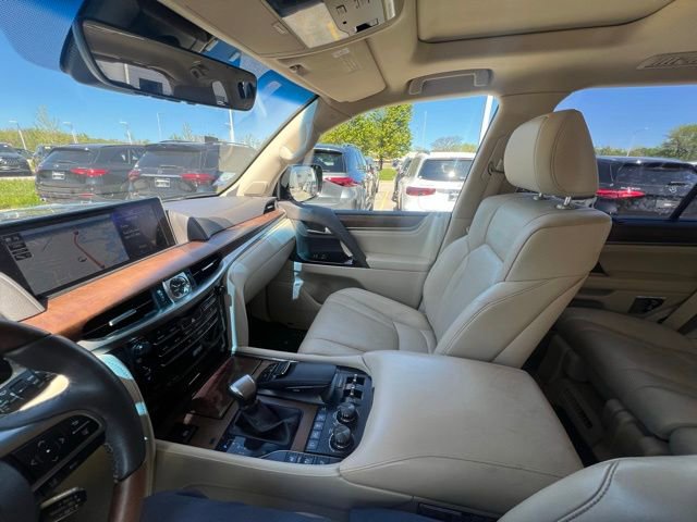 Used 2020 Lexus LX 570 4WD w/ Luxury Package image 11