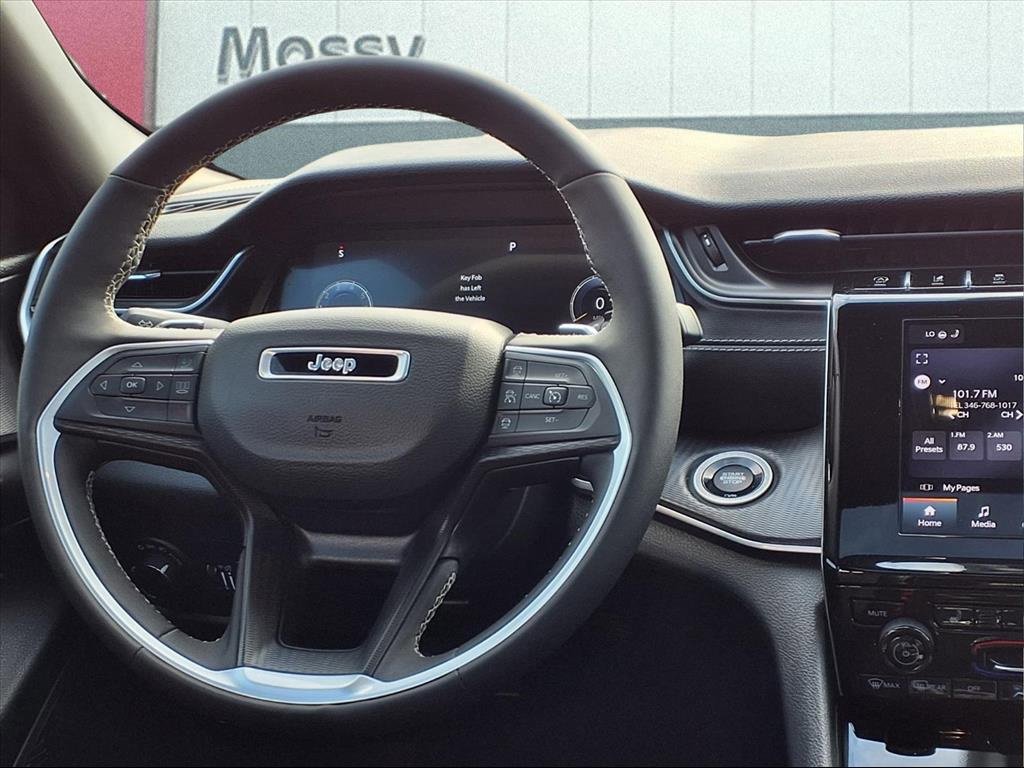 Used 2024 Jeep Grand Cherokee L Laredo image 18