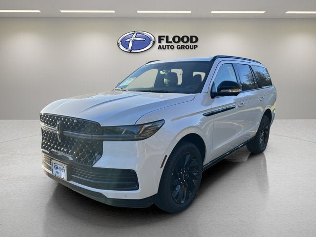 New 2027 Lincoln Navigator Reserve w/ Jet Appearance Package AWD/4WD image 3