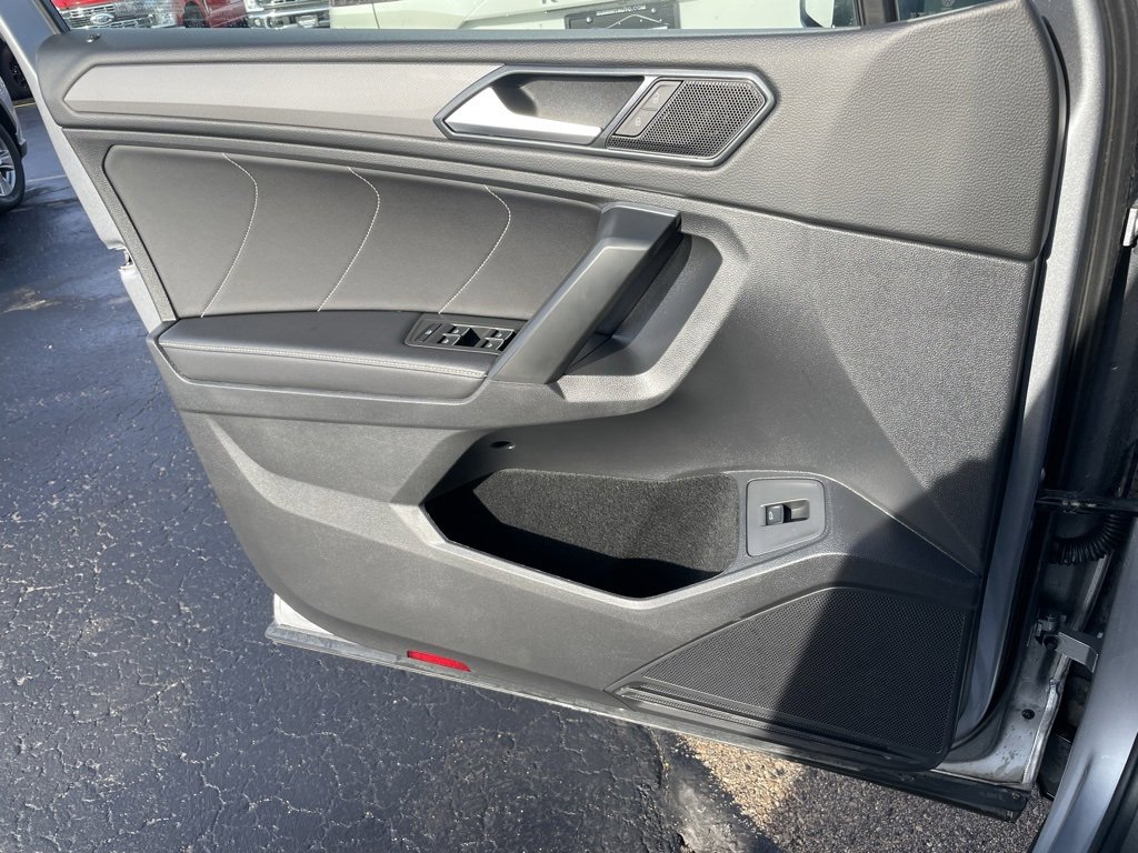Used 2024 Volkswagen Tiguan SE image 47