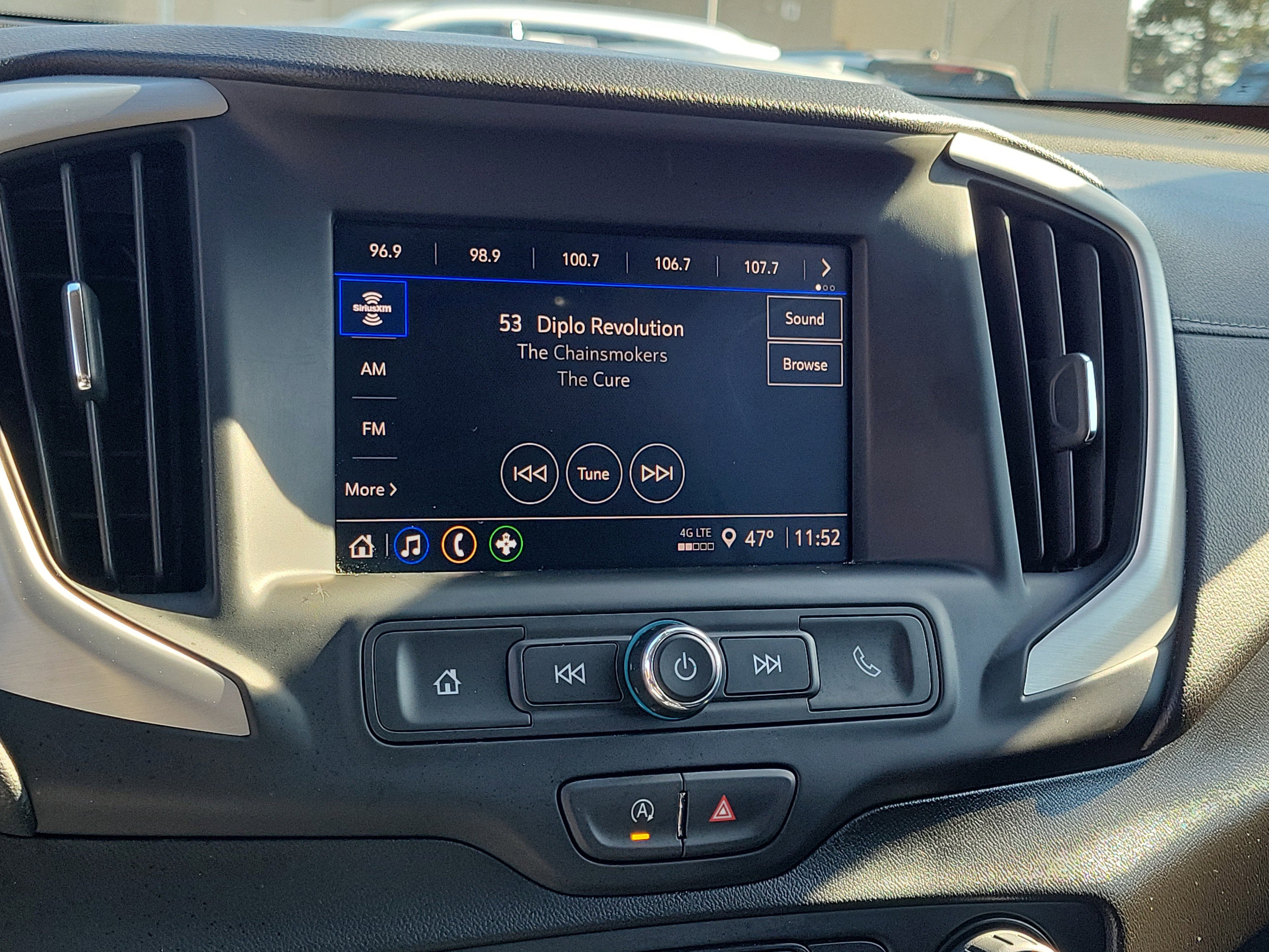 Used 2024 GMC Terrain SLE image 26