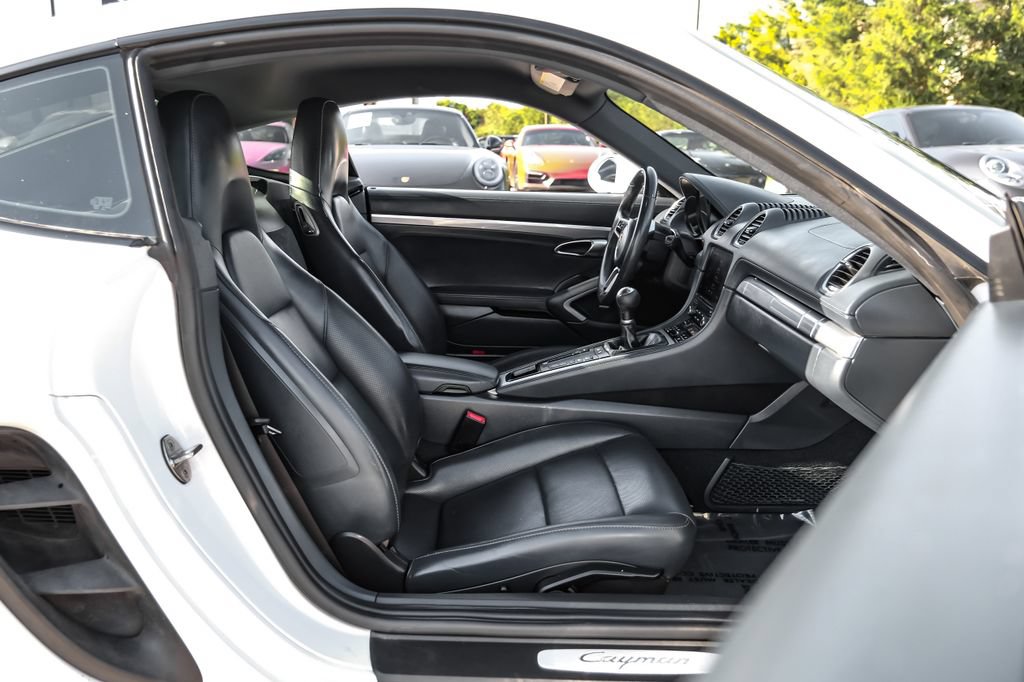 Used 2021 Porsche 718 Cayman RWD image 32