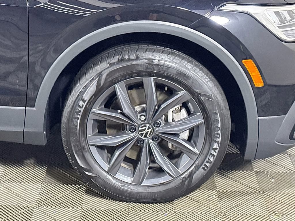 Used 2022 Volkswagen Tiguan SE image 23