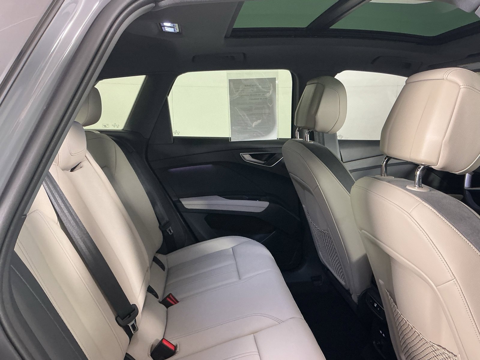 Used 2024 Audi Q4 e-tron Prestige AWD/4WD image 17