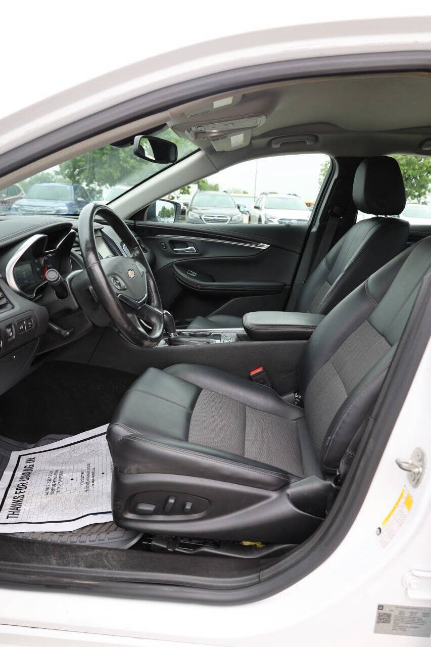 Used 2020 Chevrolet Impala LT w/ LT Convenience Package FWD image 13