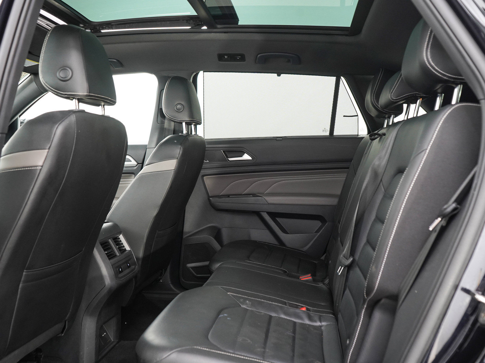 Used 2023 Volkswagen Atlas Cross Sport SEL Premium R-Line AWD/4WD image 16
