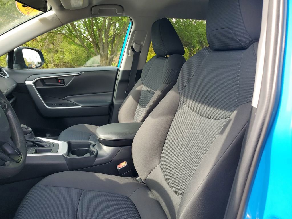 Used 2020 Toyota RAV4 LE w/ All Weather Liner Package FWD image 13