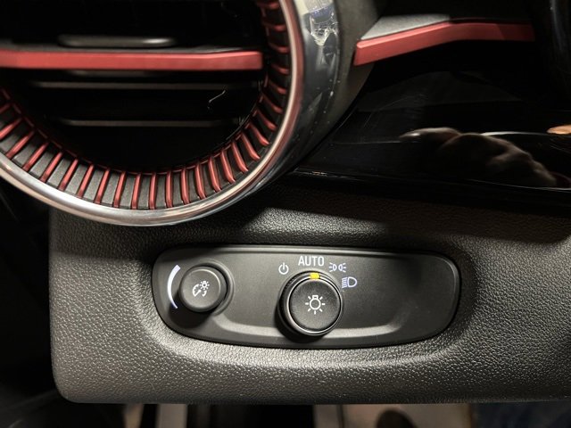 Used 2024 Chevrolet Trax RS w/ Driver Confidence Package image 34