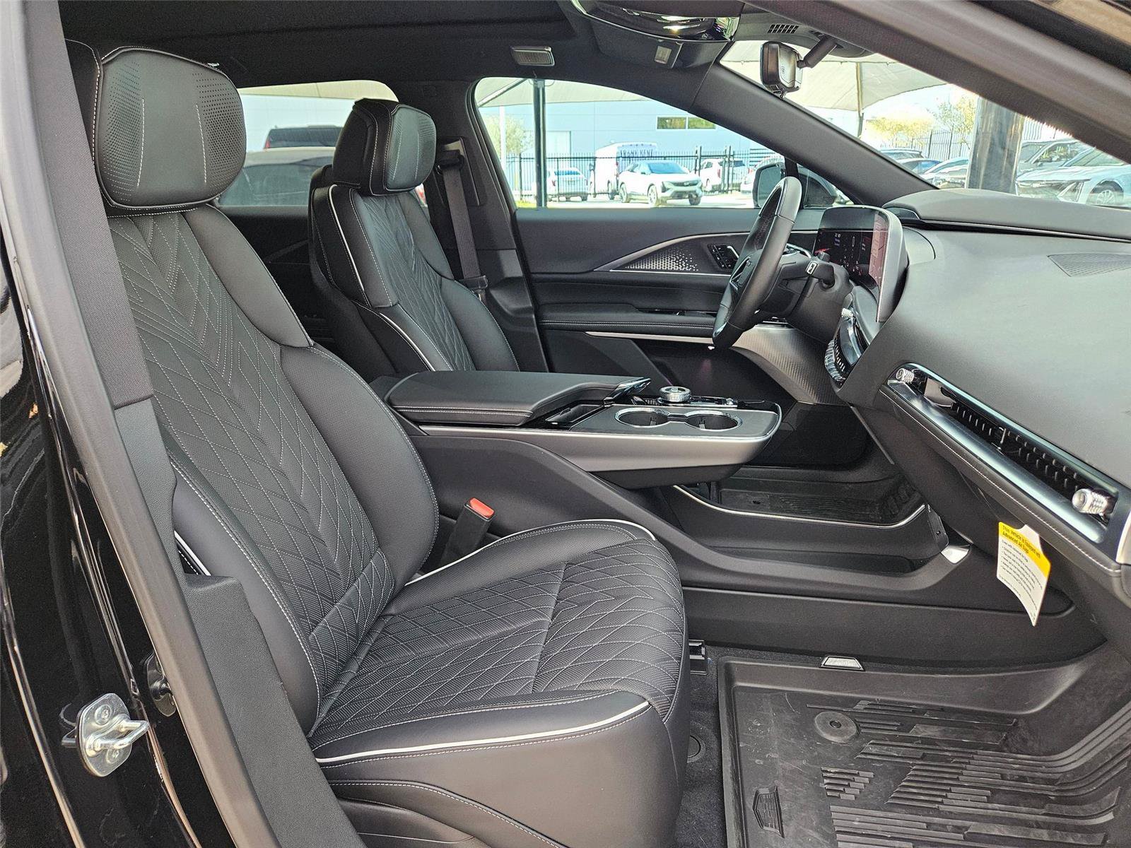 New 2026 Cadillac Lyriq V w/ LPO, Floor Liner Package AWD/4WD image 27