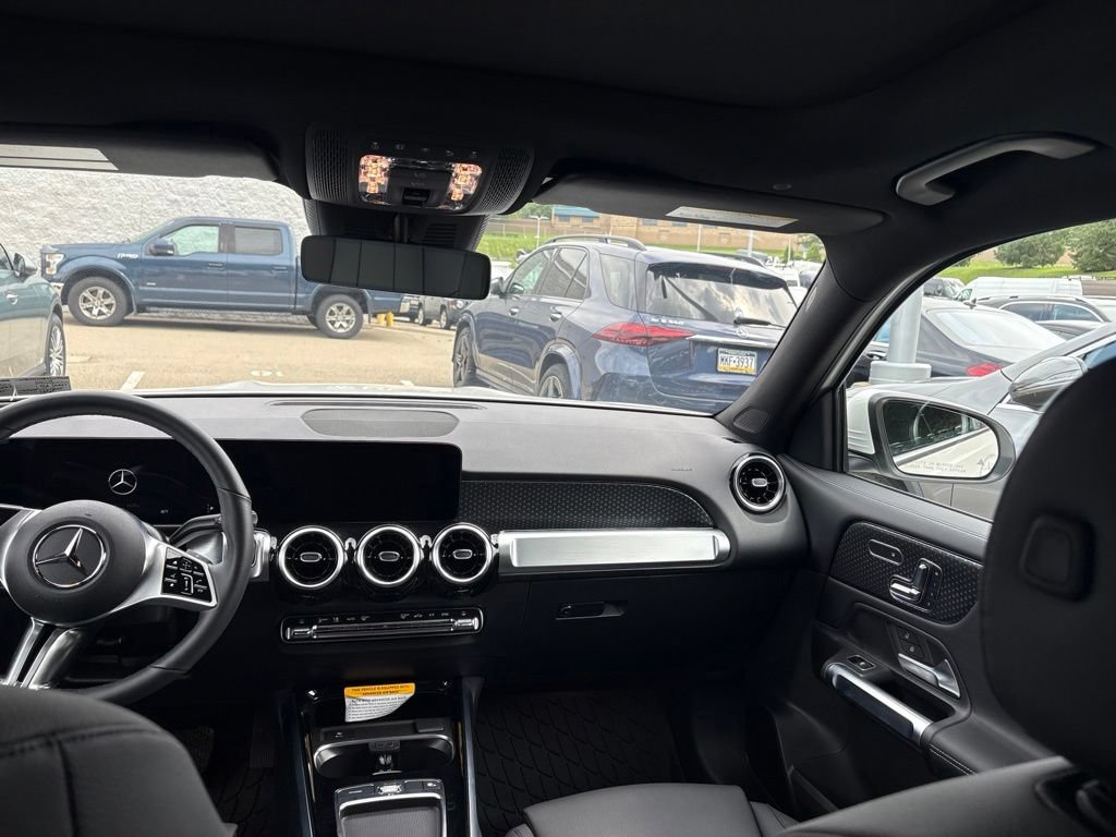 Used 2026 Mercedes-Benz GLB 250 4MATIC image 15