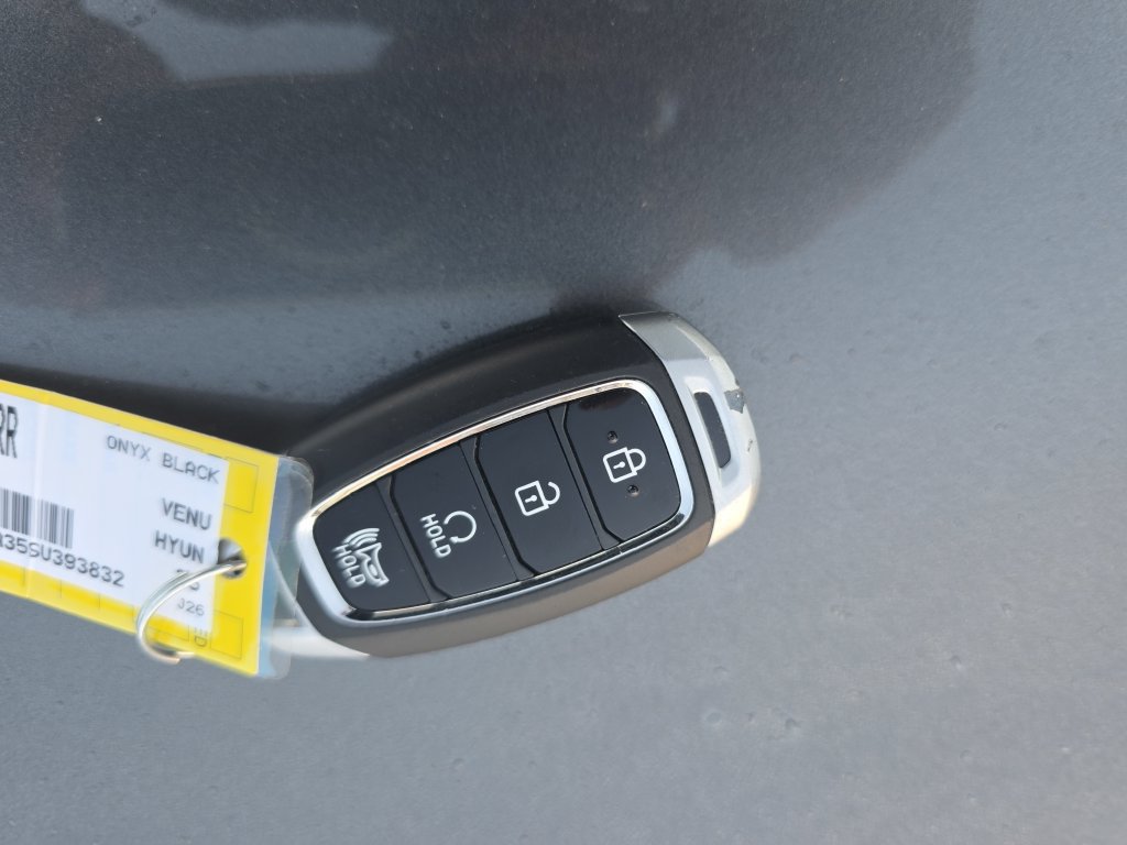 Used 2025 Hyundai Venue SEL FWD image 26