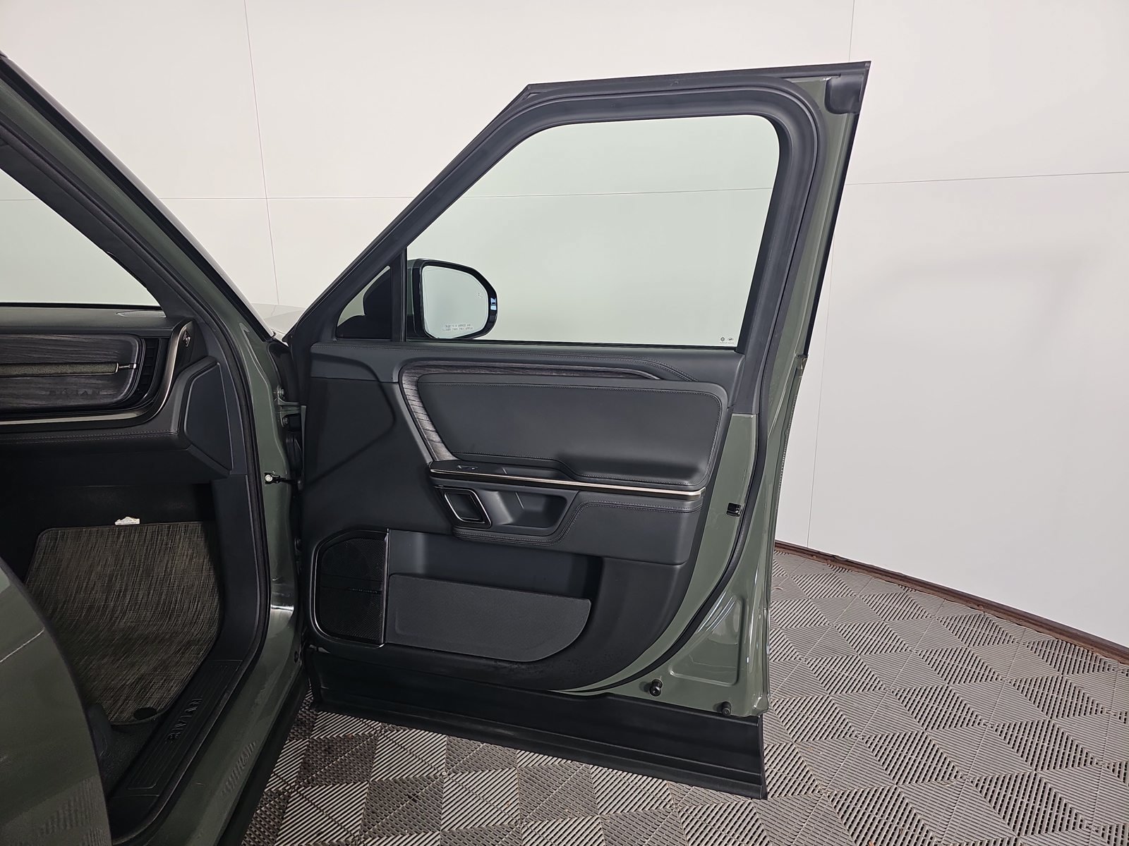 Used 2022 Rivian R1T Launch Edition AWD/4WD image 18