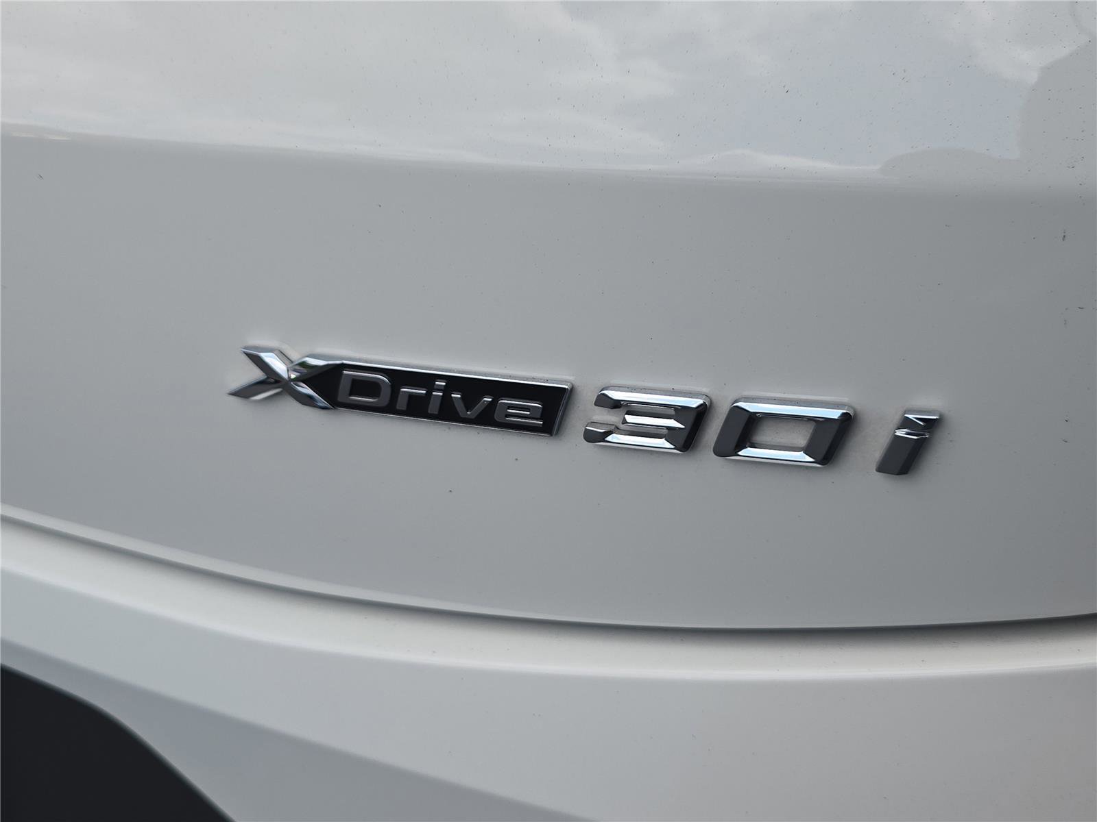 Used 2025 BMW X4 xDrive30i w/ Premium Package AWD/4WD image 5
