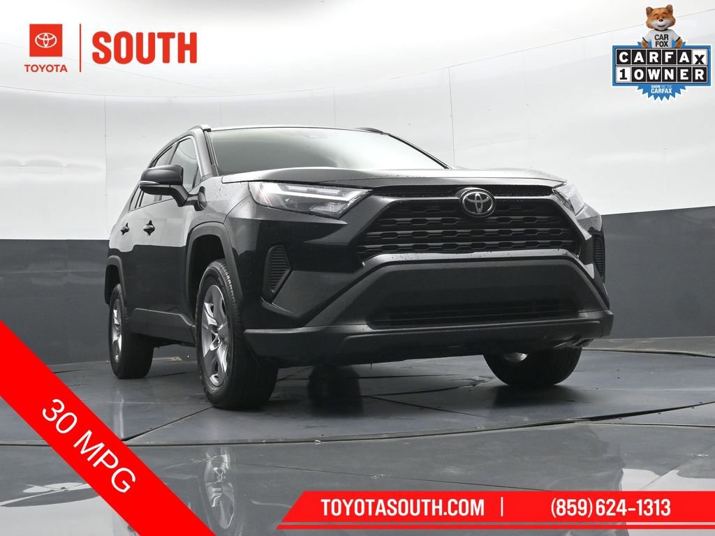 Used 2025 Toyota RAV4 XLE FWD image 39