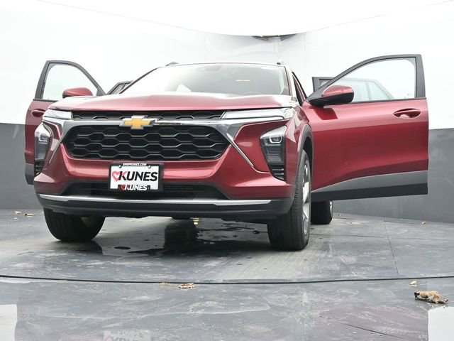 Used 2025 Chevrolet Trax LT image 69