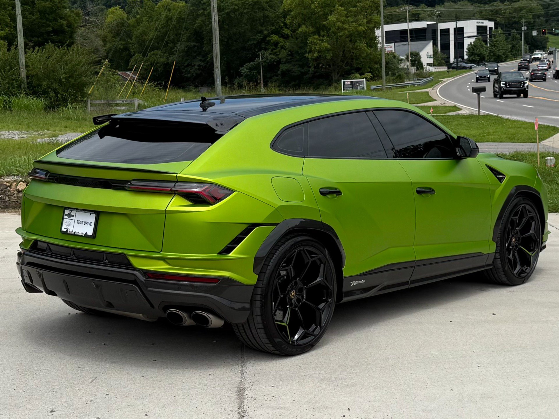 Used 2023 Lamborghini Urus Performante AWD/4WD image 3
