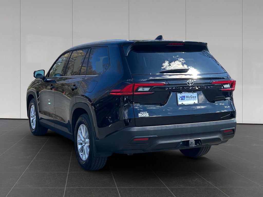 Used 2026 Toyota Grand Highlander XLE image 3