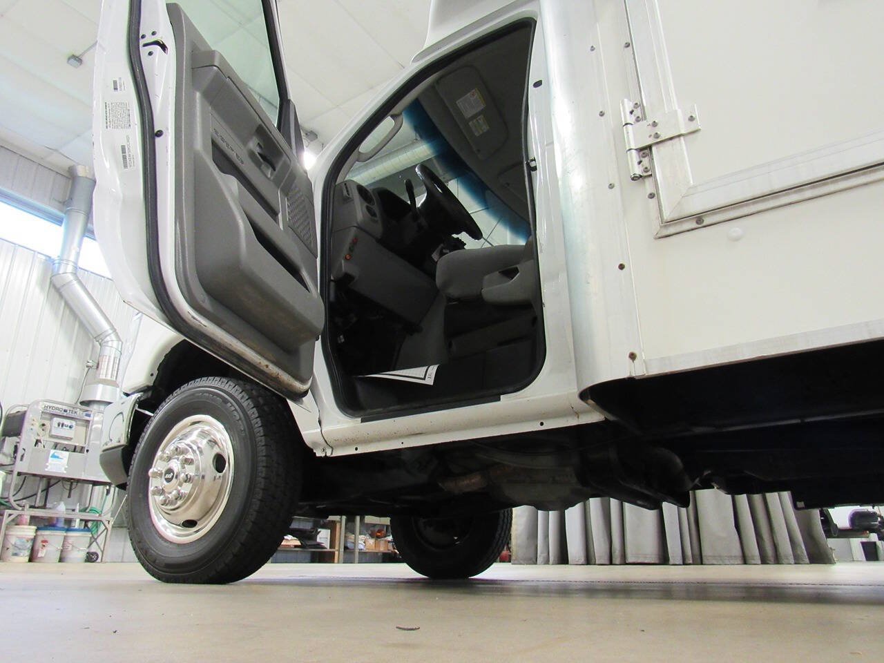 Used 2019 Ford E-450 and Econoline 450 Super Duty w/ Power Windows & Locks Group RWD image 31
