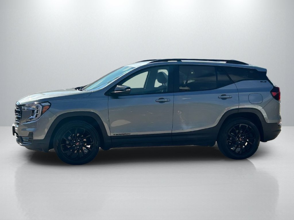 Used 2024 GMC Terrain SLE w/ Driver Convenience Package FWD image 8