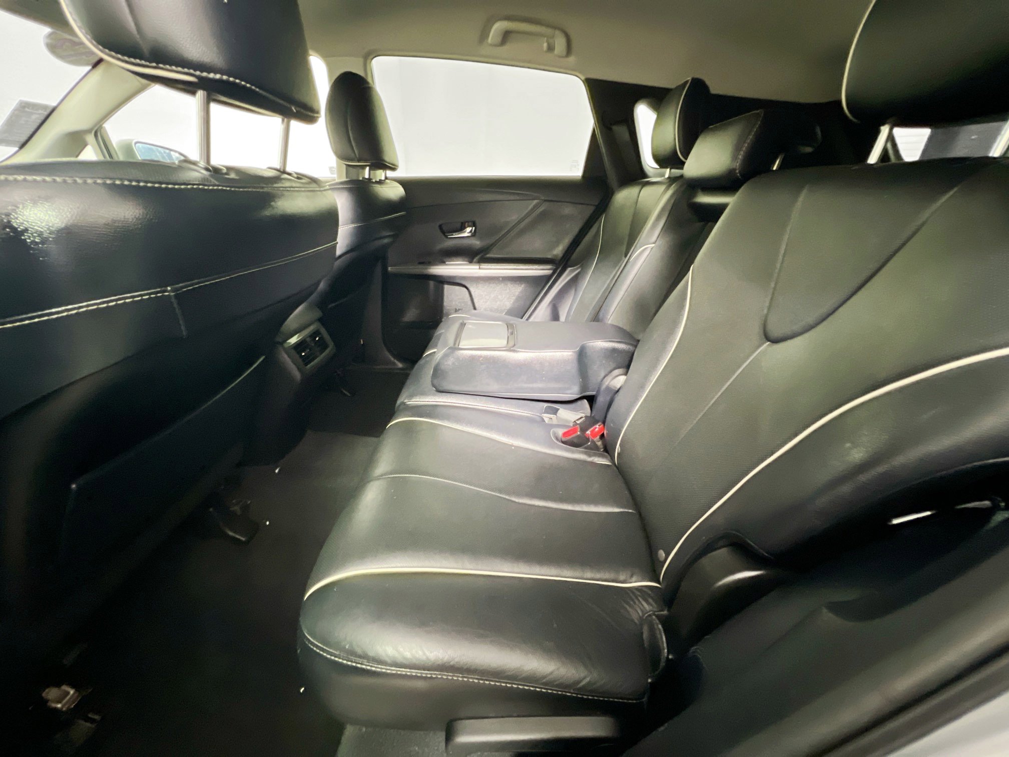 Used 2015 Toyota Venza XLE FWD image 29