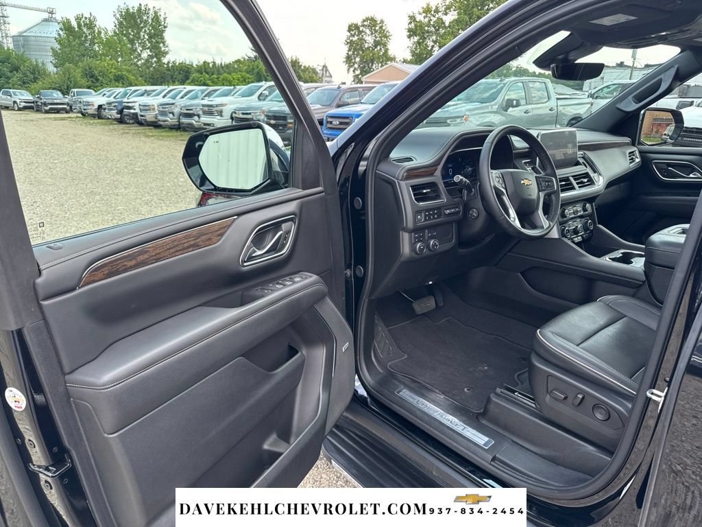Used 2024 Chevrolet Tahoe Premier AWD/4WD image 12