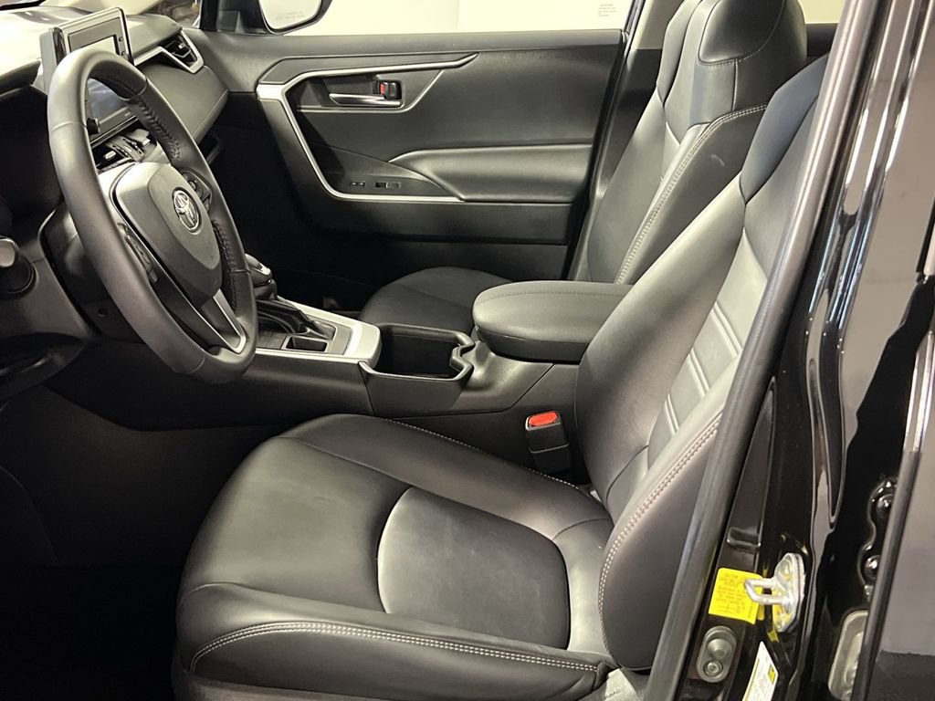 Used 2022 Toyota RAV4 XLE Premium AWD/4WD image 14