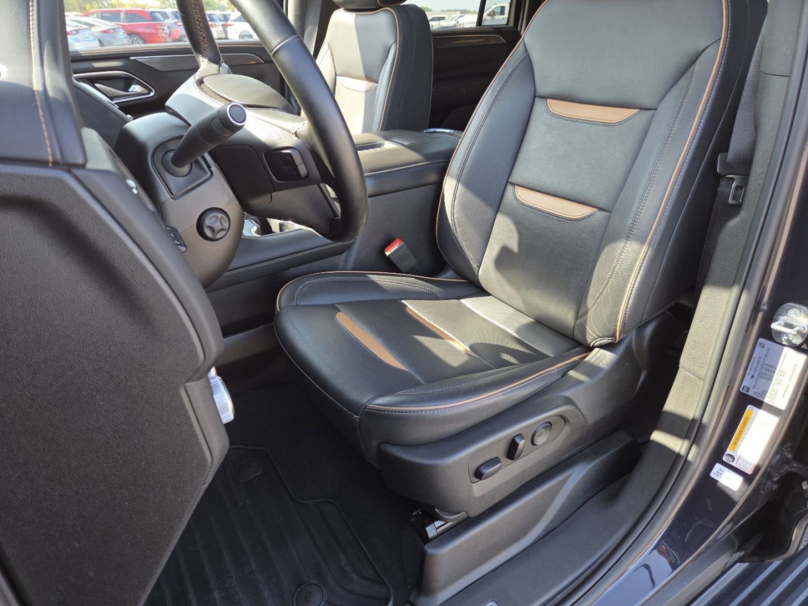 Used 2023 GMC Yukon XL AT4 w/ AT4 Premium Plus Package AWD/4WD image 33