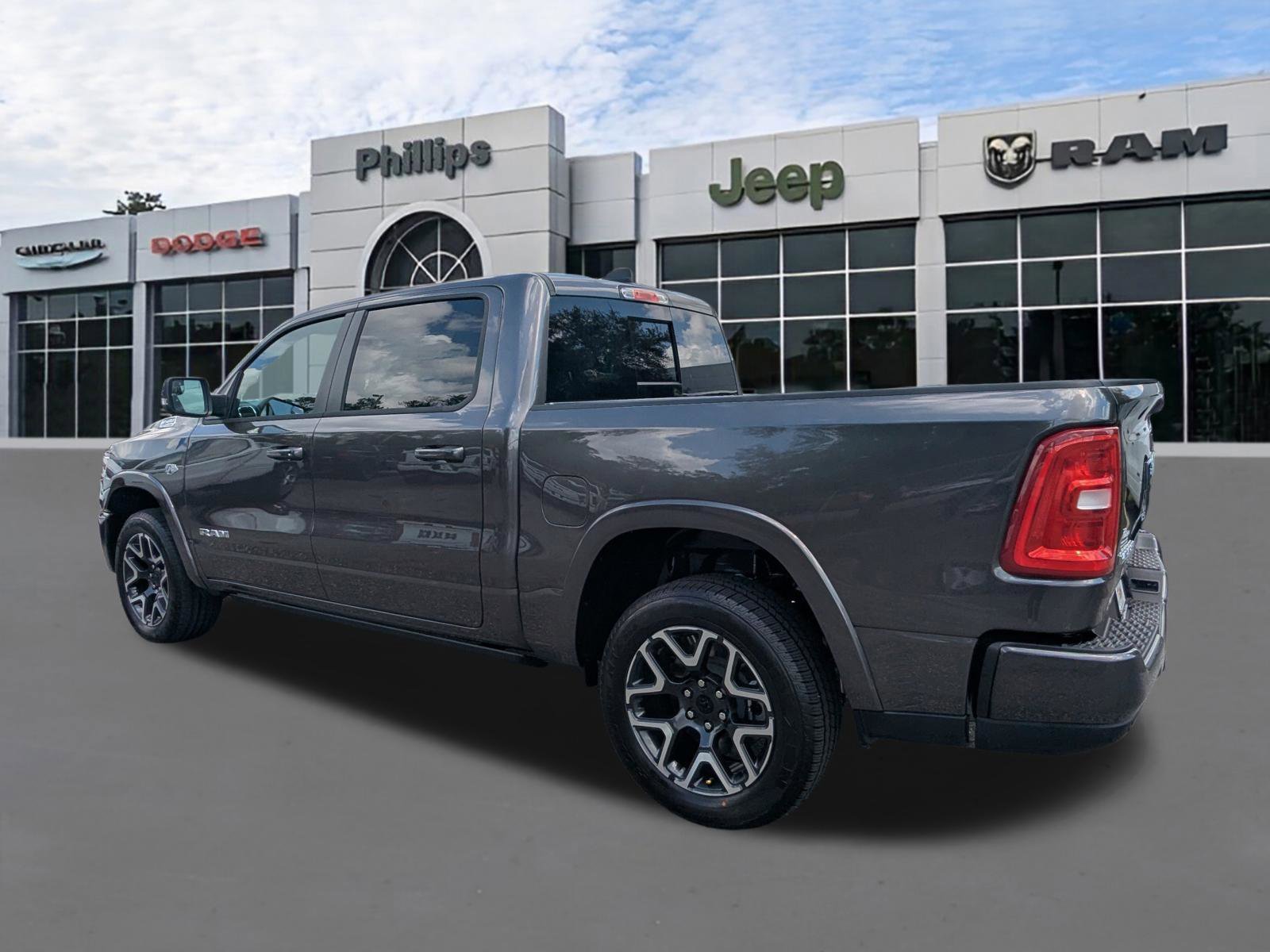 New 2026 RAM 1500 Laramie AWD/4WD image 5