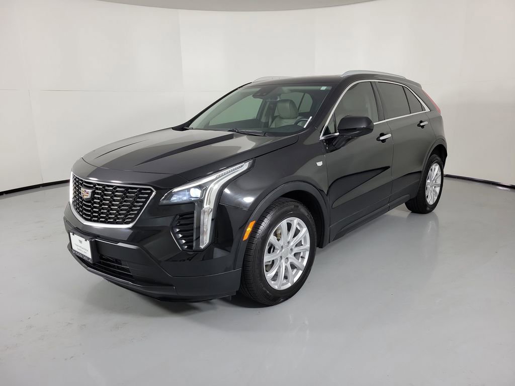 Used 2021 Cadillac XT4 Luxury w/ Cold Weather Package FWD image 2