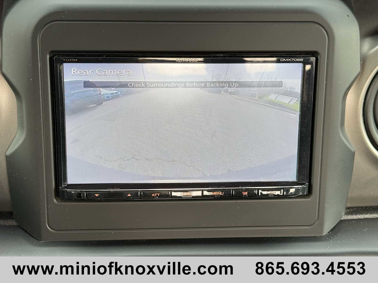 Used 2020 Jeep Wrangler Sport image 27