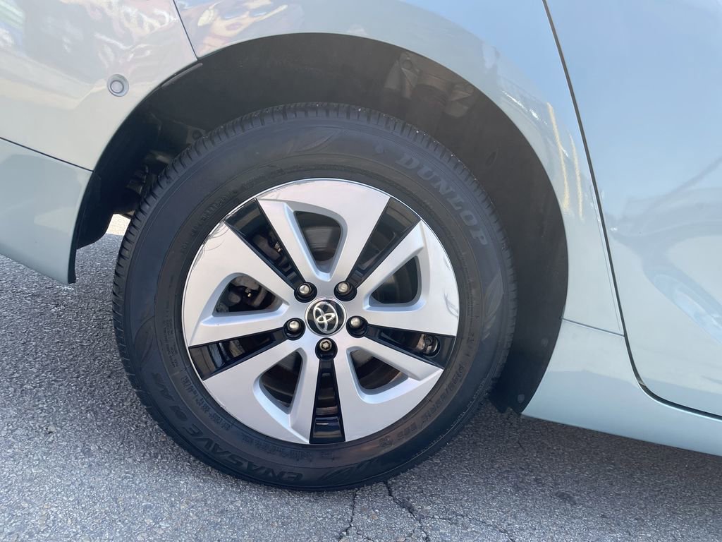 Used 2017 Toyota Prius Four w/ Advanced Technology Package image 8