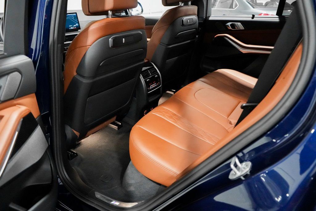 Used 2025 BMW X5 M60i image 28