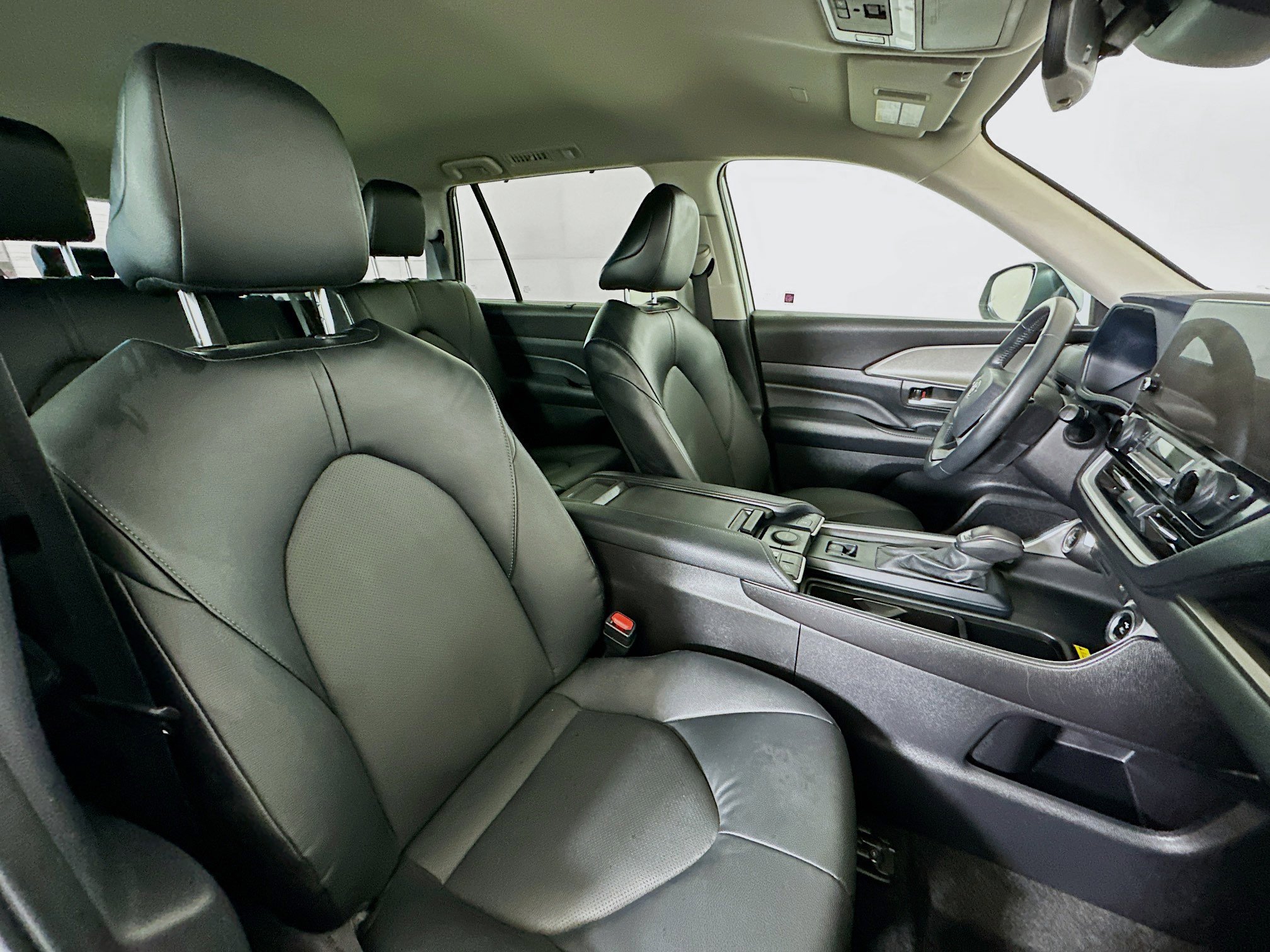Used 2025 Toyota Grand Highlander AWD image 33