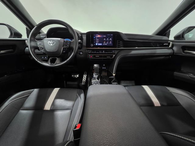Used 2025 Toyota Camry SE FWD image 15