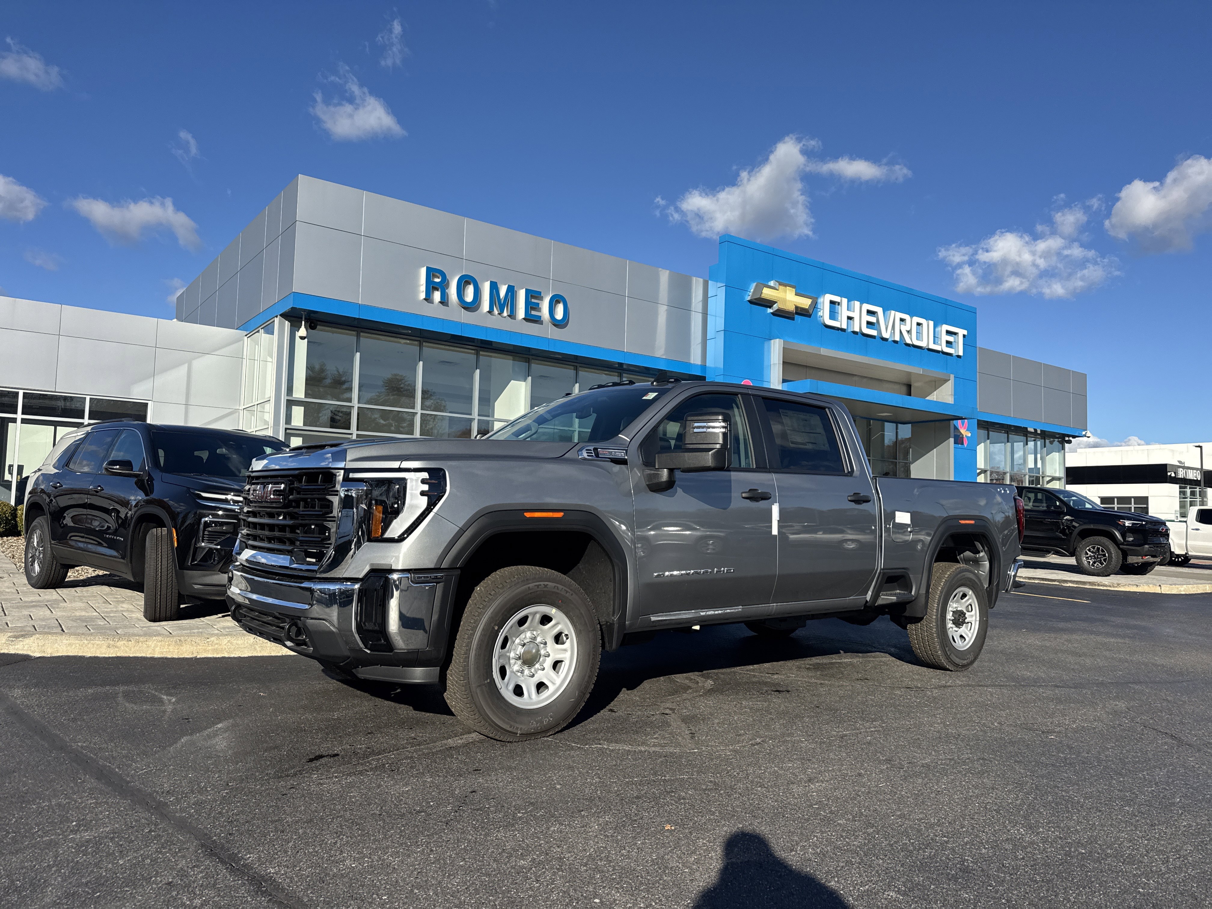 New 2026 GMC Sierra 2500 Pro w/ Convenience Package