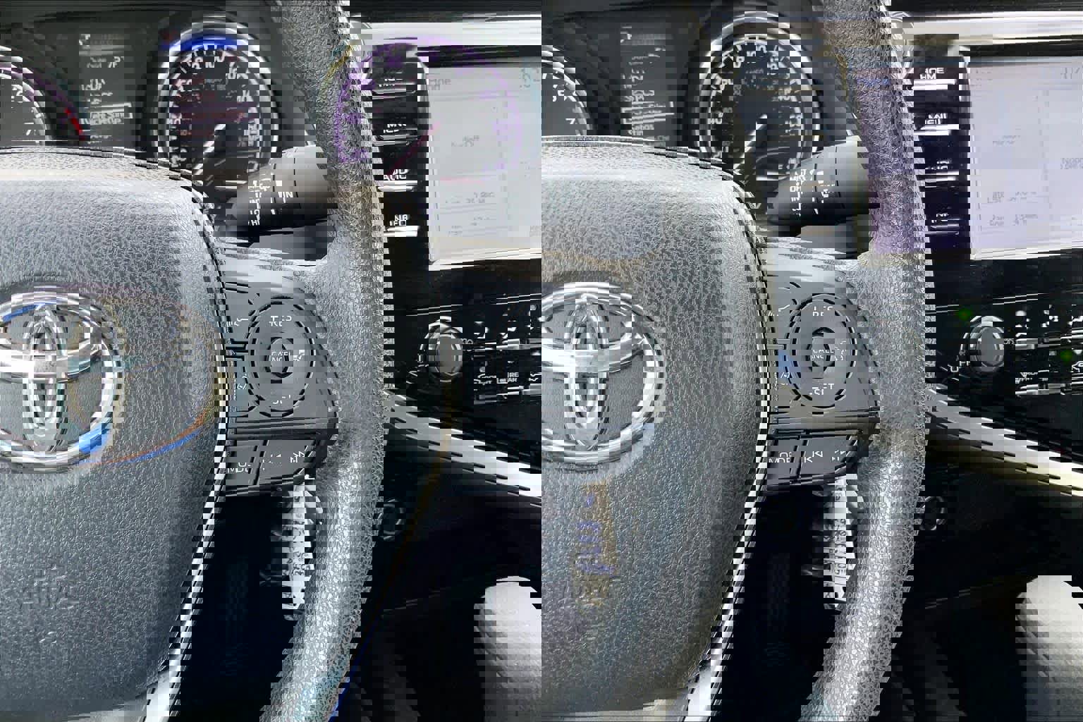 Used 2018 Toyota Camry LE image 24