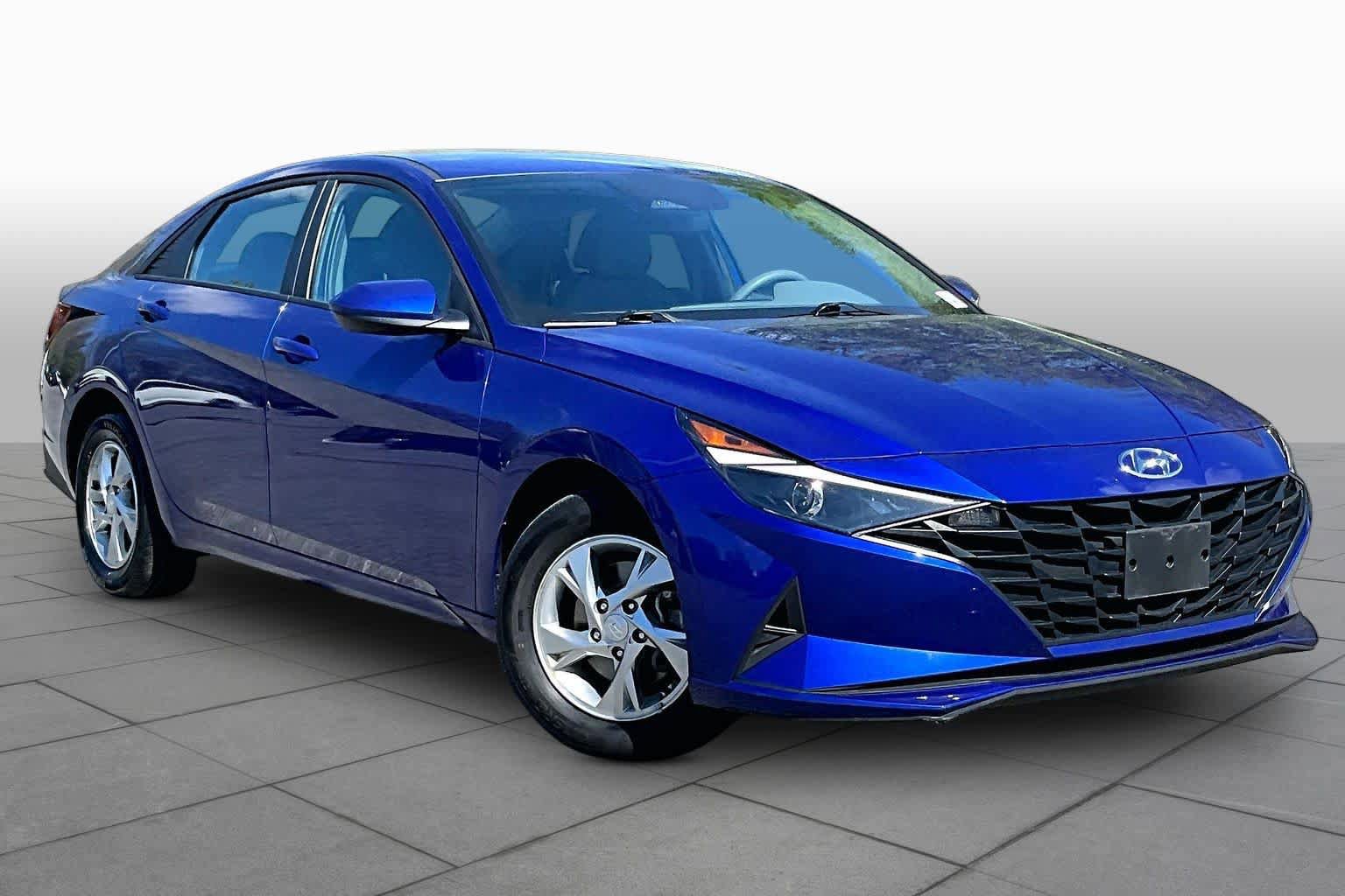 Used 2023 Hyundai Elantra SE FWD image 3