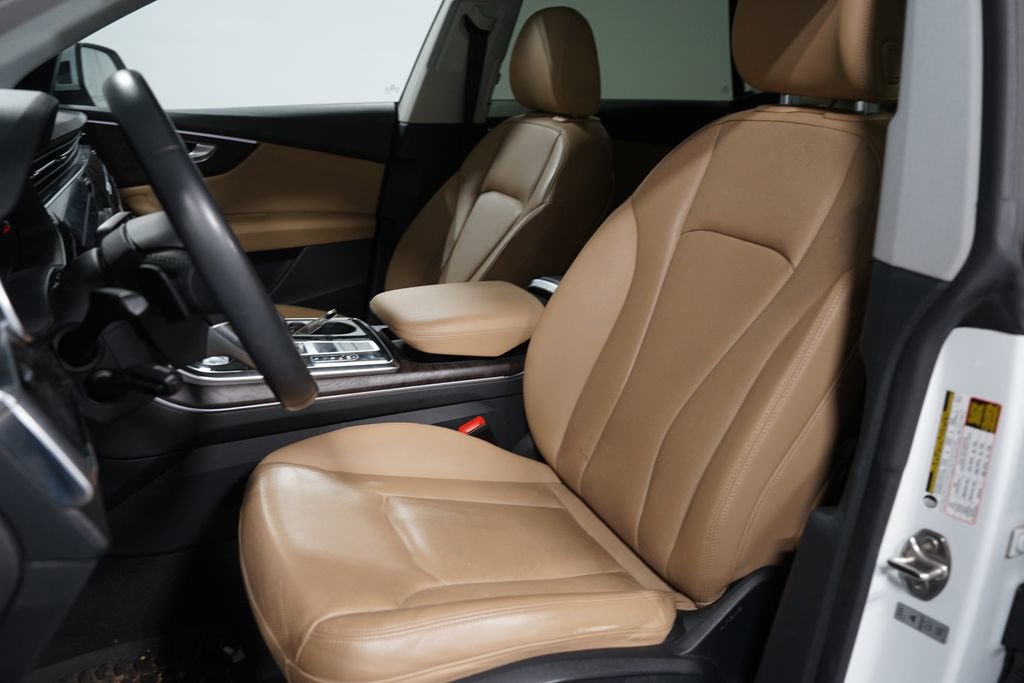 Used 2019 Audi Q8 Premium Plus AWD/4WD image 6