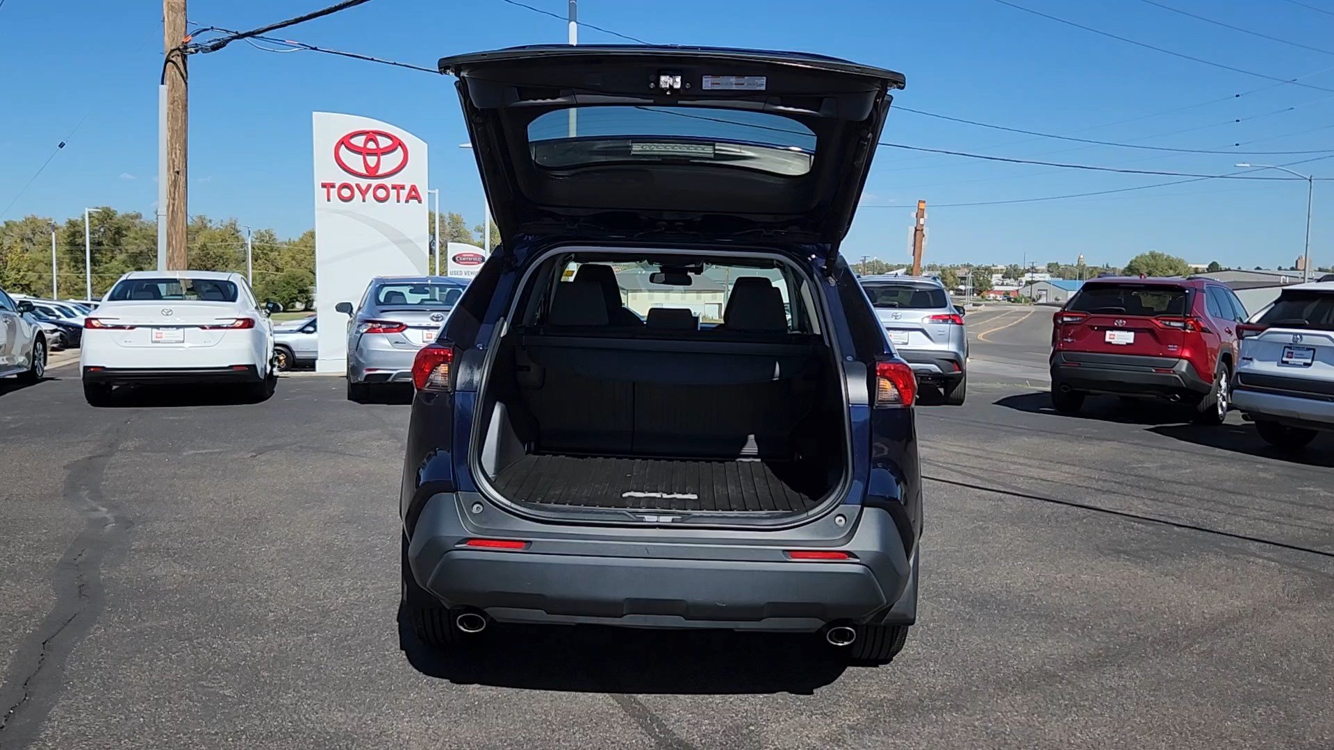 Used 2025 Toyota RAV4 XLE w/ Convenience Package AWD/4WD image 18