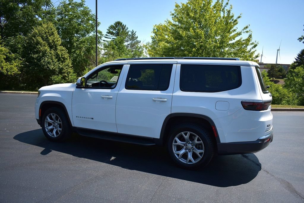 Used 2022 Jeep Wagoneer Series II AWD/4WD image 9