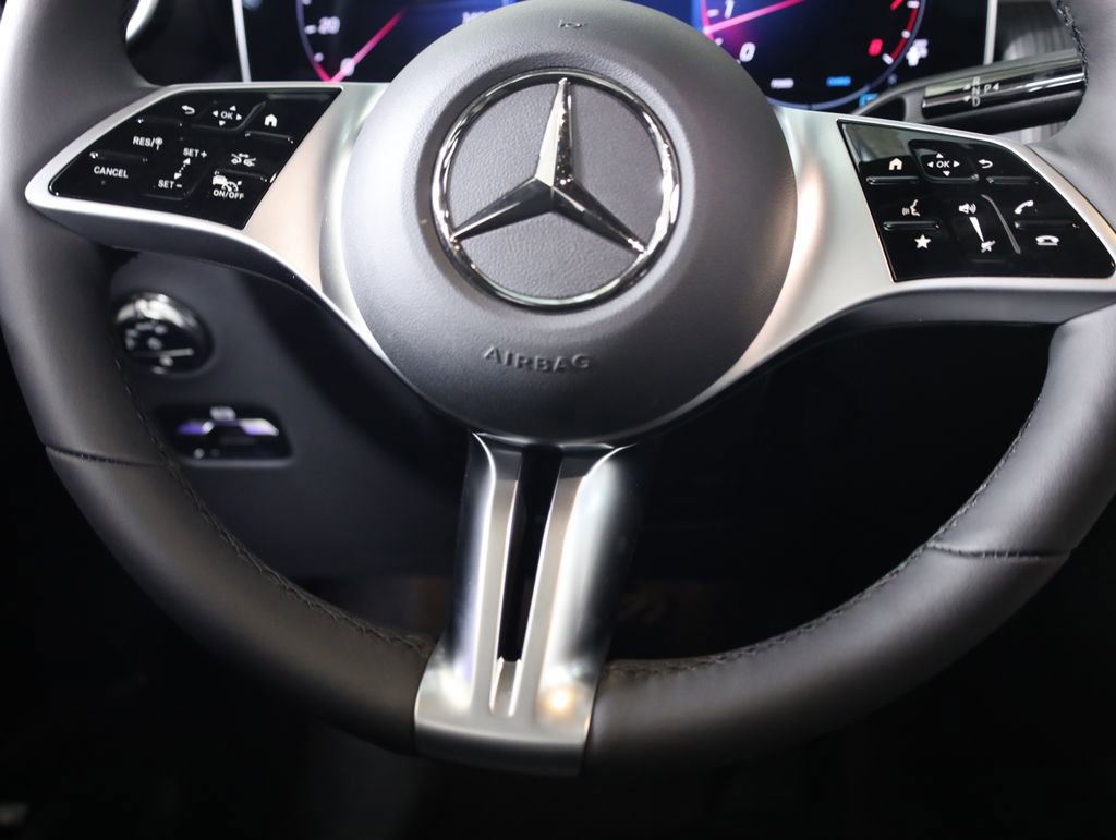 Used 2026 Mercedes-Benz GLC 300 4MATIC image 37