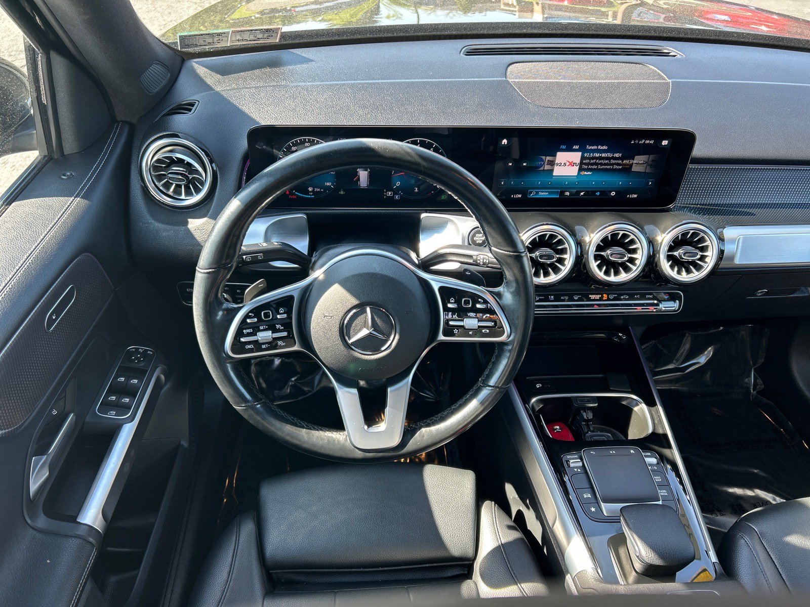 Used 2022 Mercedes-Benz GLB 250 4MATIC image 2
