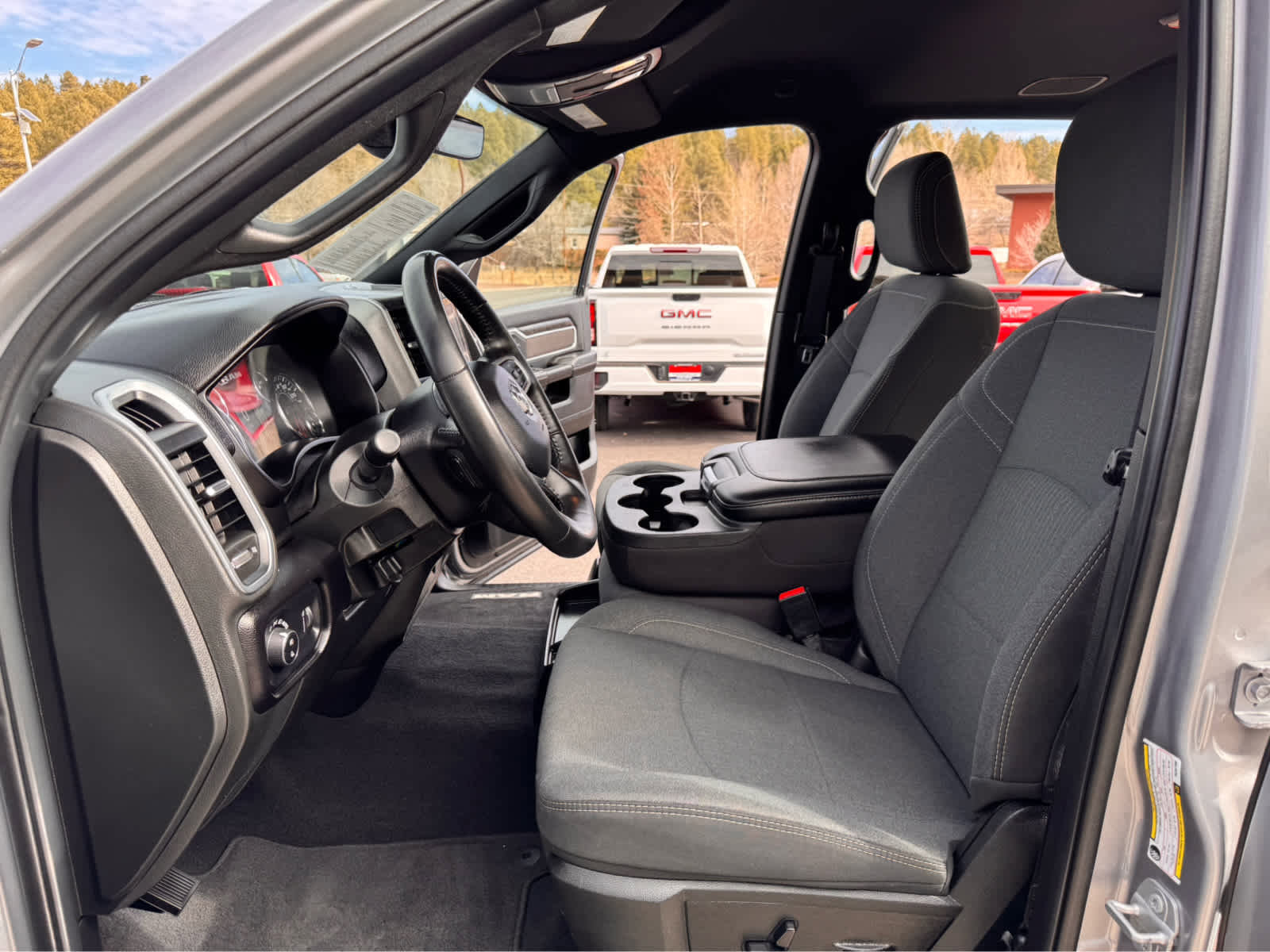 Used 2024 RAM 2500 Big Horn w/ Sport Appearance Package image 9