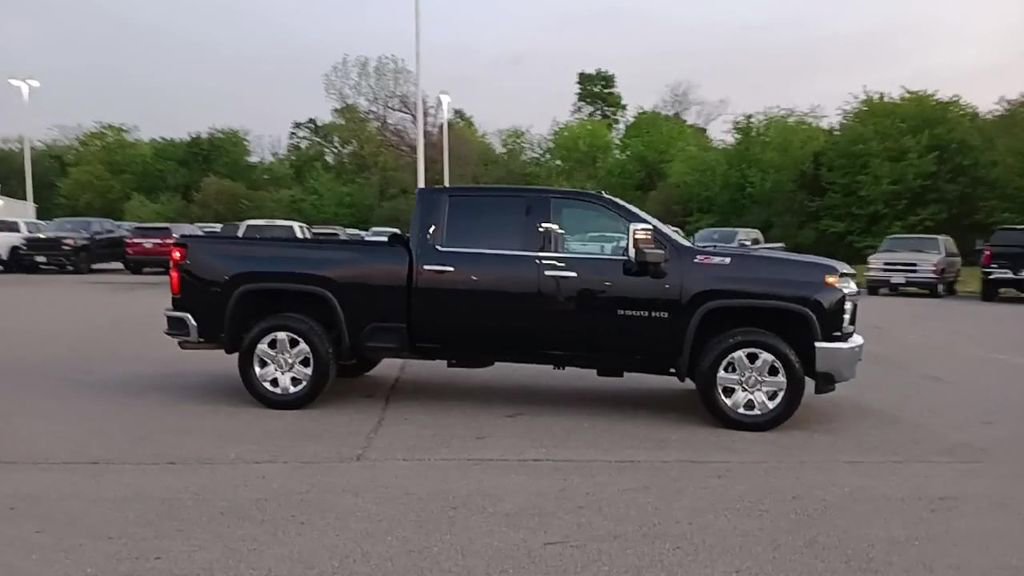 Used 2022 Chevrolet Silverado 3500 LTZ w/ LTZ Premium Package image 9