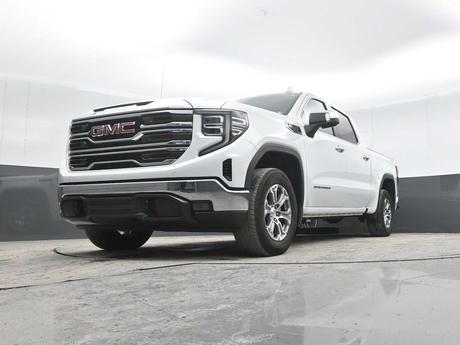 Used 2024 GMC Sierra 1500 SLT image 49