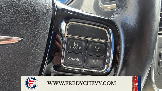 Used 2014 Chrysler Town & Country Touring-L FWD image 13