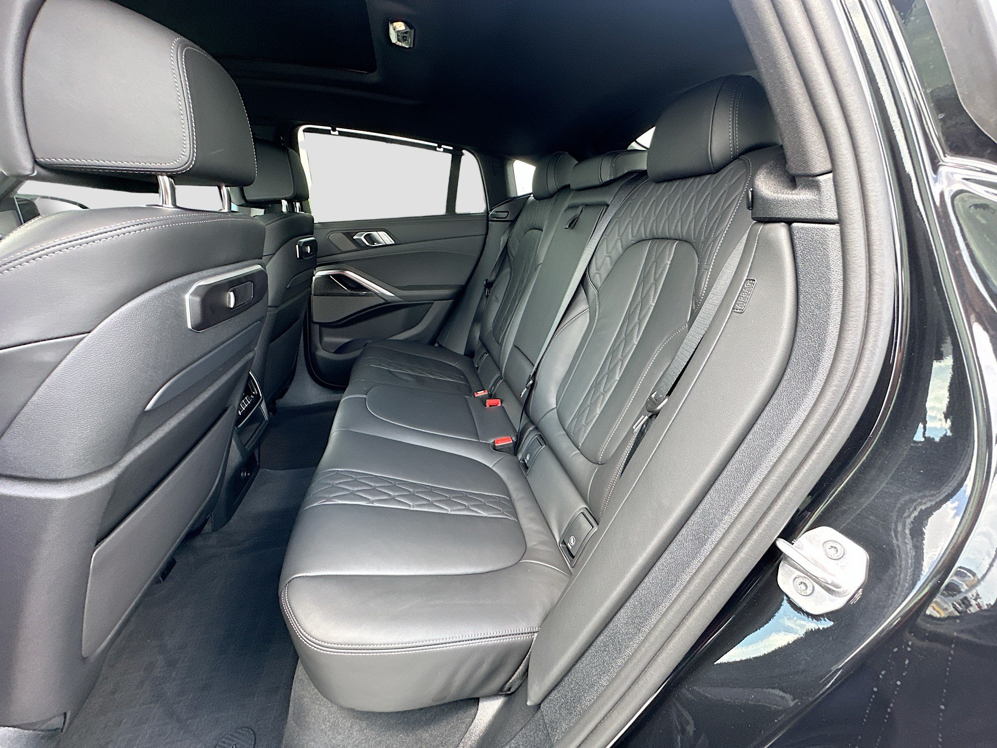 Used 2027 BMW X6 M60i AWD/4WD image 26